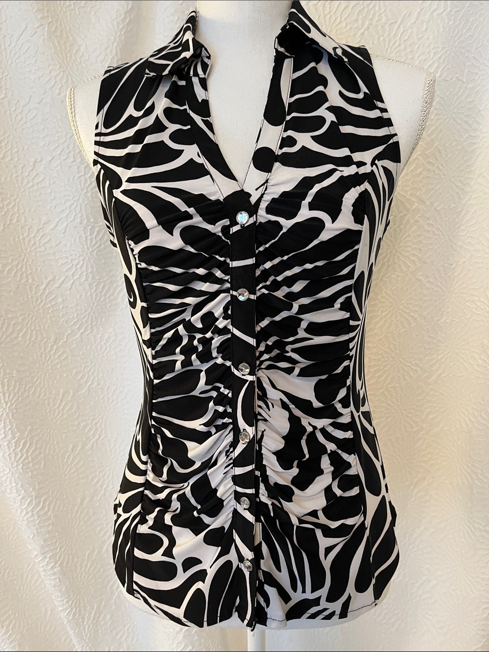 Sleeveless Black & White Ruched Button-Down Shirt